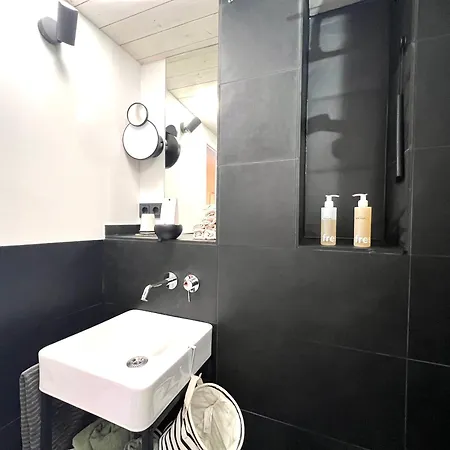 Zons22 I Ruhiges Design In Altstadt Zons Perfekt Für Alleinreisende Und Paare, Zwischen Messe Köln&düsseldorf Apartment