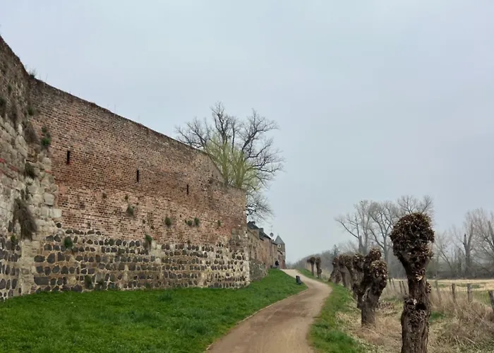 Apartment Zons22 I Ruhiges Design In Altstadt Zons Perfekt Für Alleinreisende Und Paare, Zwischen Messe Köln&düsseldorf *