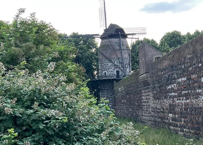 Zons22 - Tiny Loft In Am Rhein Im Historischen Denkmal - Zwischen Koeln & Duesseldorf