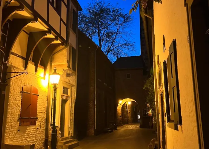 Apartment Zons22 - Tiny Loft In Am Rhein Im Historischen Denkmal - Zwischen Koeln & Duesseldorf
